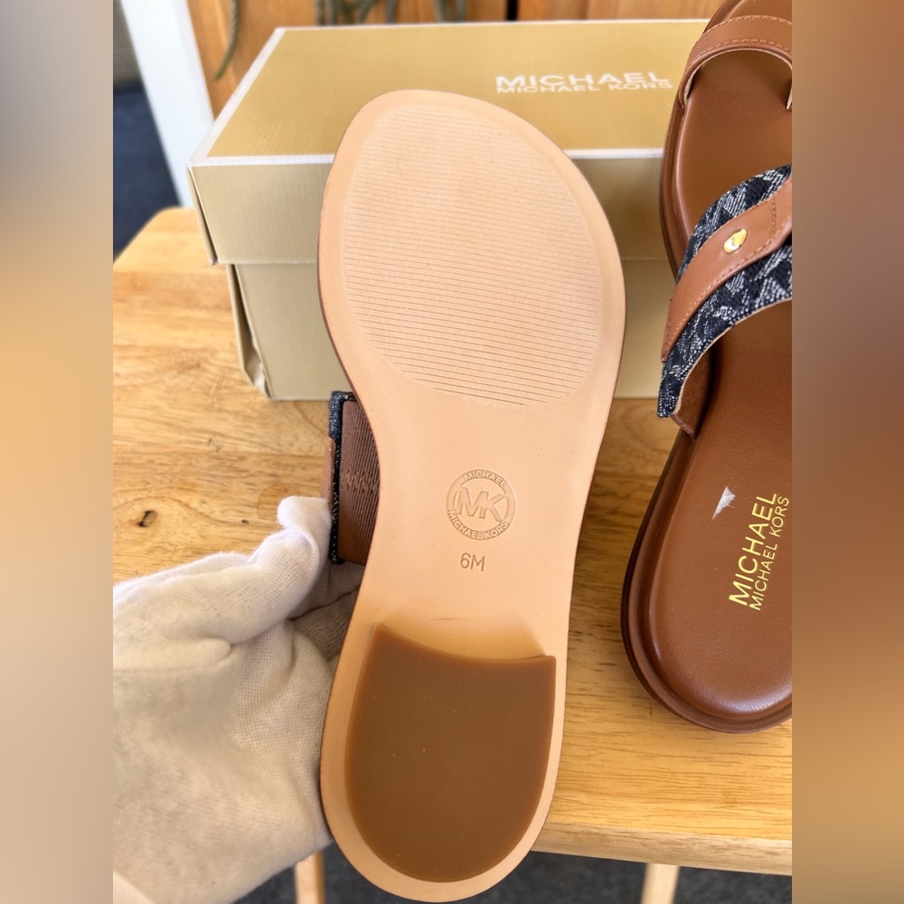 105. Michael Kors Women Rory Flat Thong Sandal - Picture 8 of 10